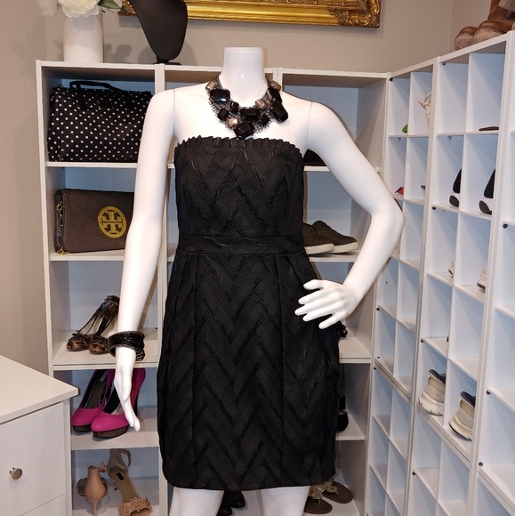 Alice + Olivia Dresses & Skirts - $500 ALICE & OLIVIA BLACK STRAPLESS DRESS XS